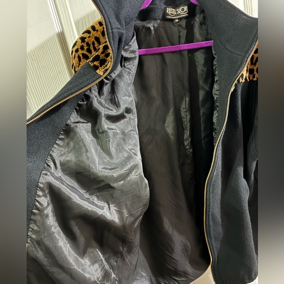 Women’s 16 Wool Coat - Picture 6 of 9